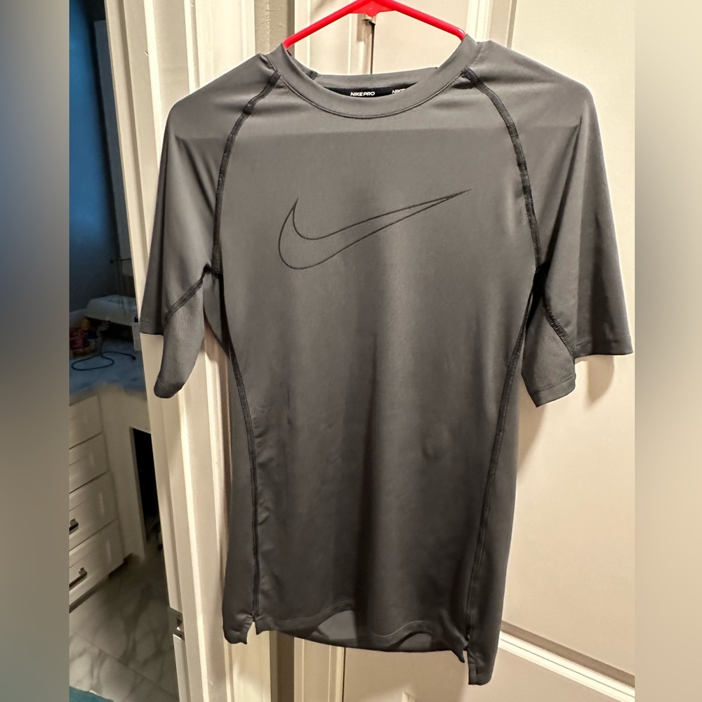 Athletic shirt